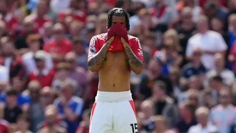 Resilient Yet Fragile: Manchester United’s Struggles Intensify