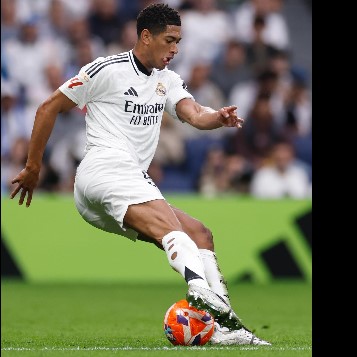 Jude Bellingham playing in a football match
Jude Bellingham’s Injury Challenge: The Road to a Stronger Comeback