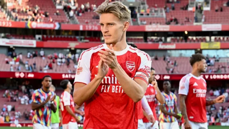 Unwavering Leadership and Fair Play: Arsenal’s Path to Glory